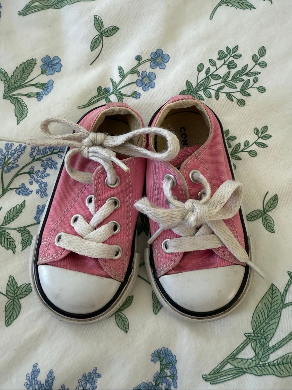 Converse Kids Pink Canvas Low-Top Sneakers with White Laces